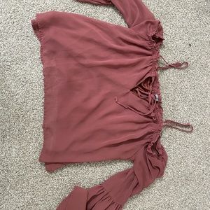 Exposed shoulder top